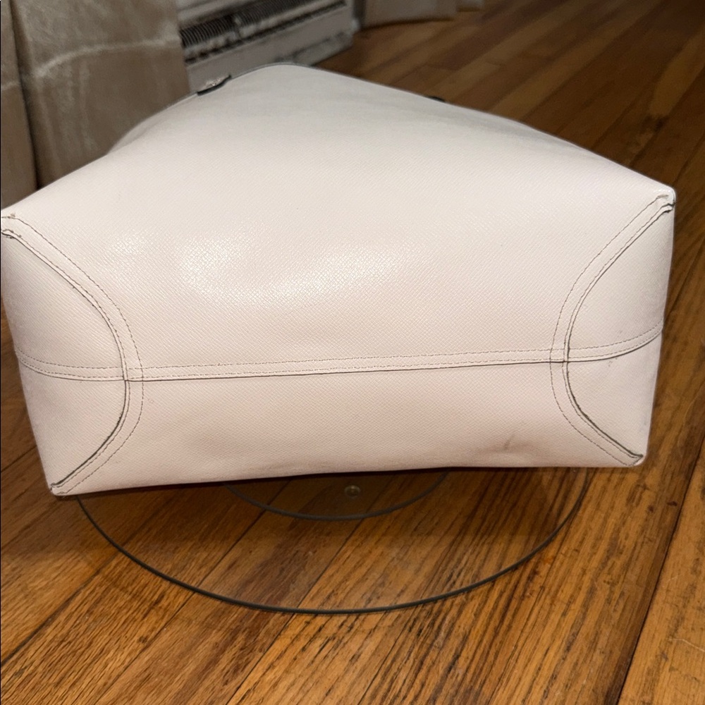 •COACH•WHITE & BEIGE REVERSIBLE CITY TOTE IN SIGNATURE “C” CANVAS & LEATHER EUC - Picture 13 of 16
